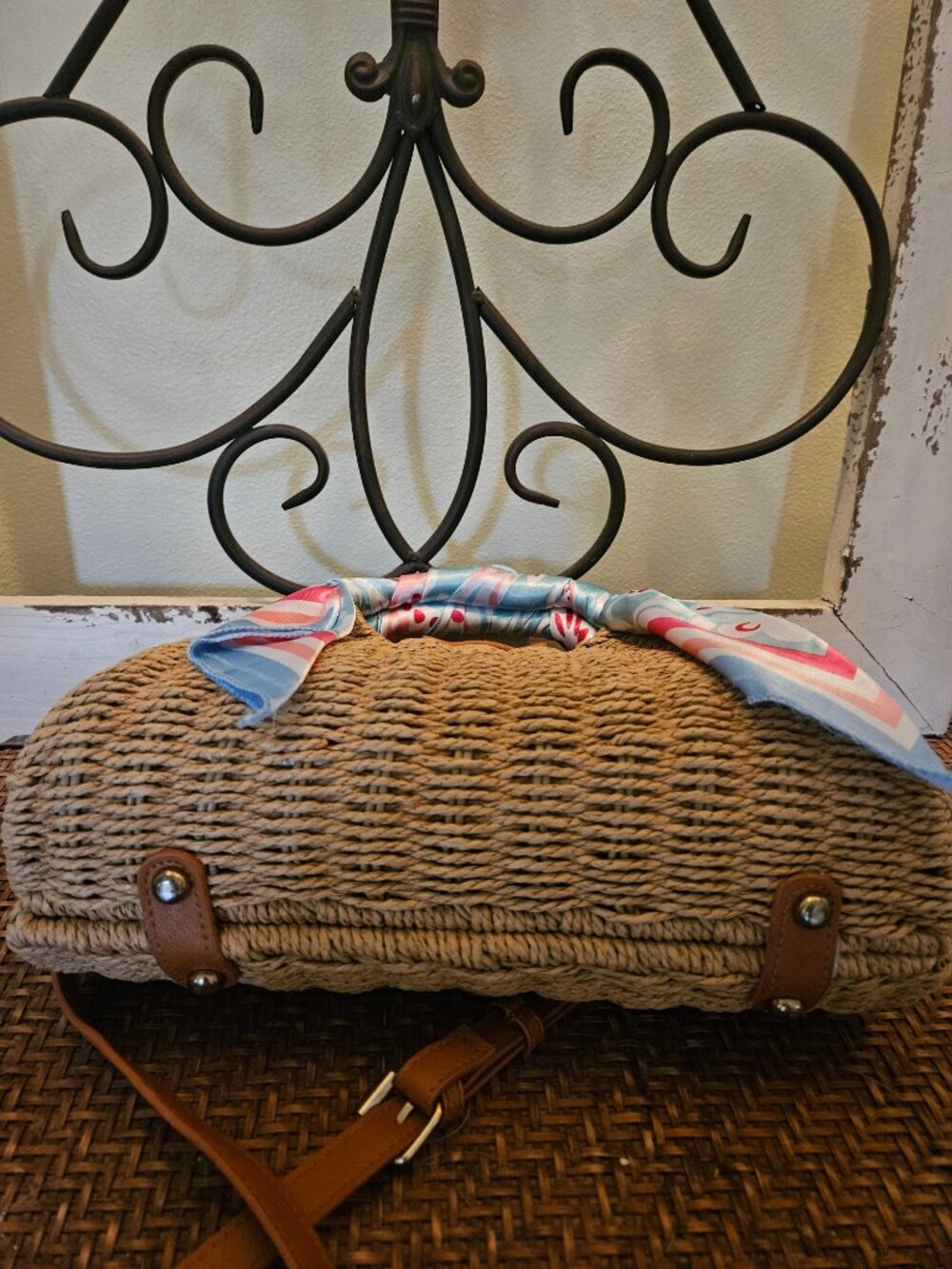 Summer Handbag/Crossbody tan Straw color woven - Picture 5 of 7